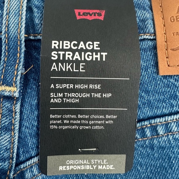 Levi's Women's Ribcage Straight Ankle Jeans - Picture 7 of 10
